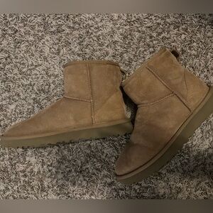 UGG Minis